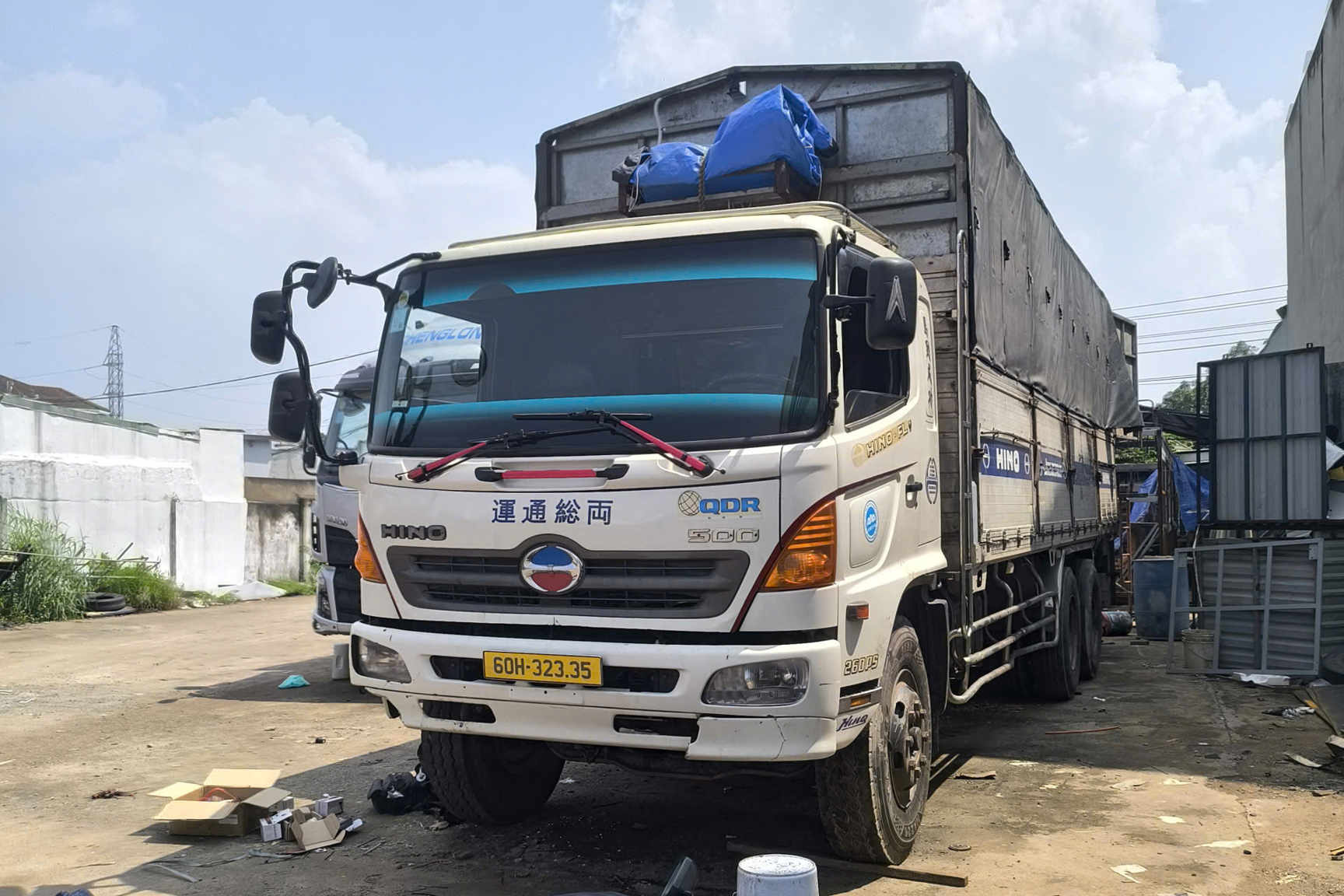 xe tải thùng mui bạt